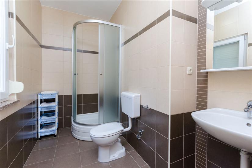 Apartment A2, for 5 persons