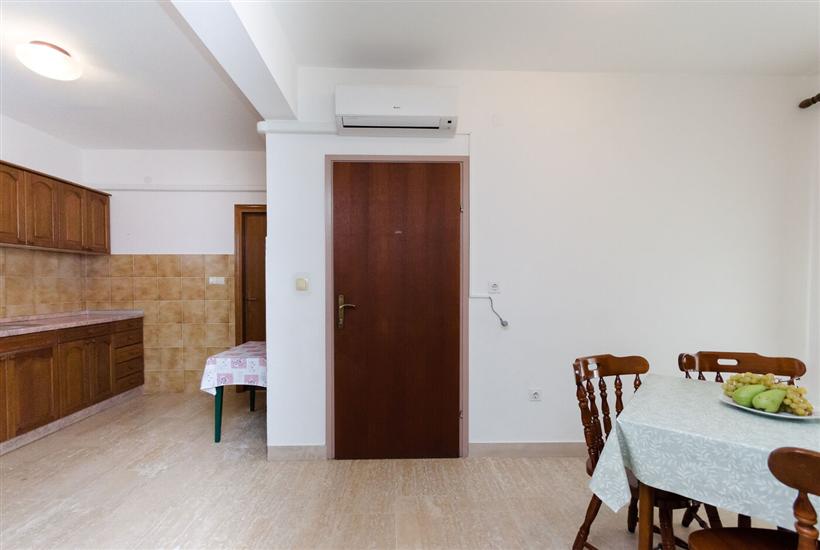 Apartment A3, for 5 persons