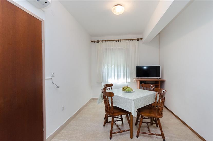 Apartment A3, for 5 persons