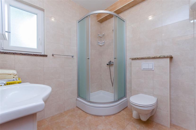 Apartment A3, for 5 persons