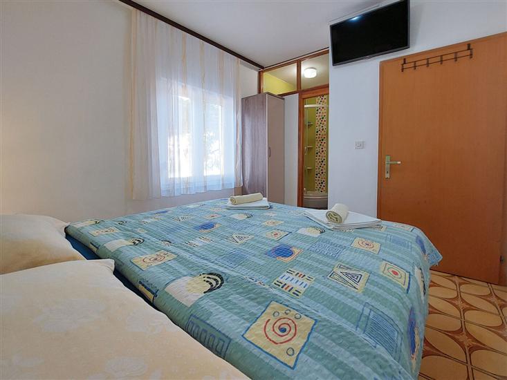 Room S1, for 2 persons