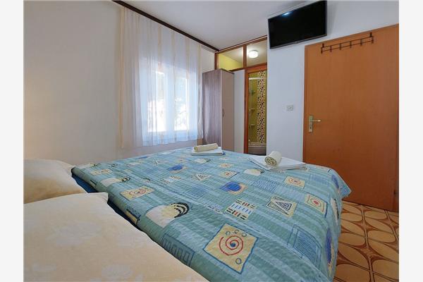 Room S1, for 2 persons