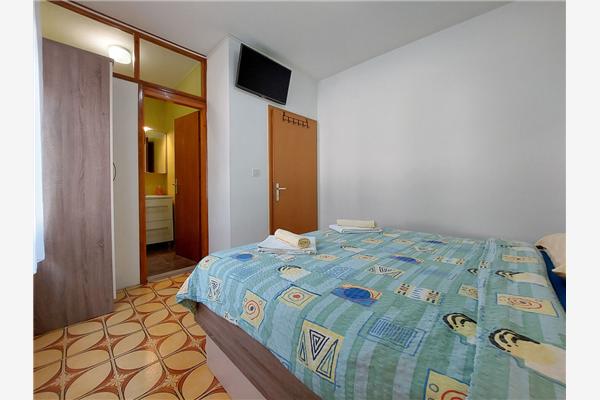 Room S1, for 2 persons