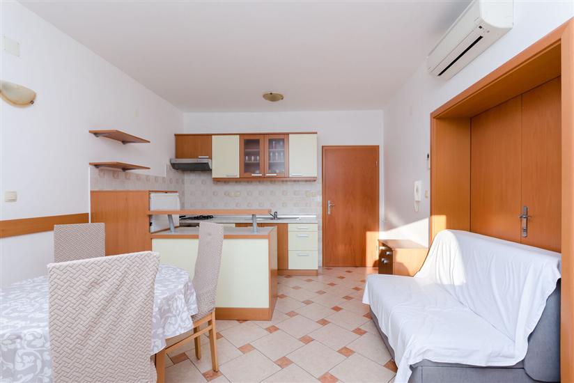 Apartment A2, for 5 persons