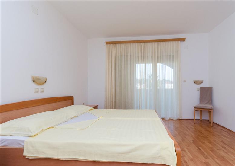 Apartment A2, for 5 persons