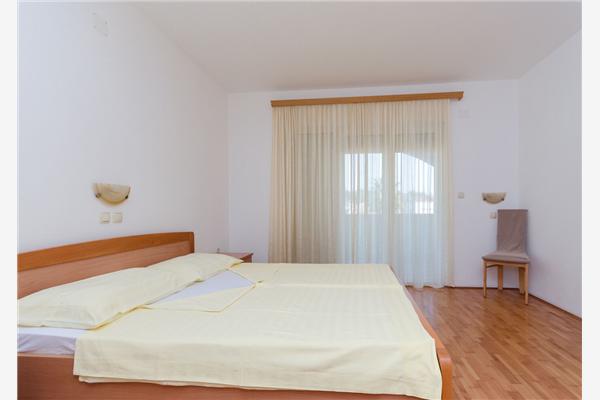 Apartment A2, for 5 persons