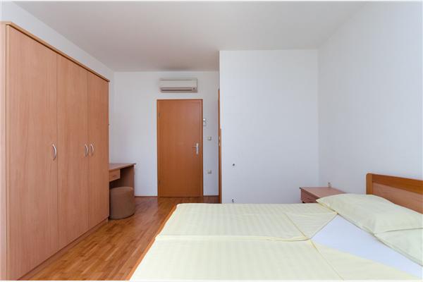 Apartment A2, for 5 persons