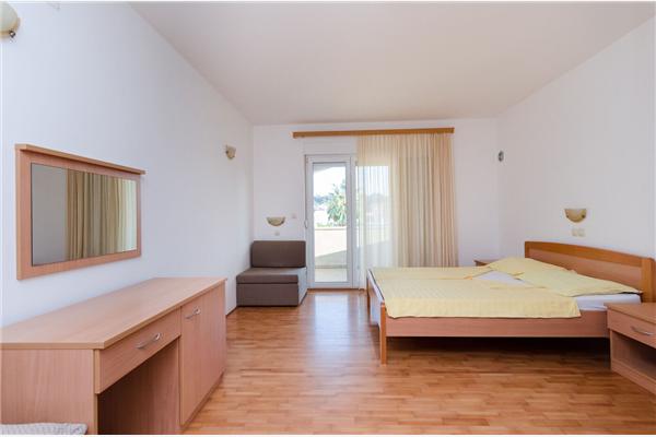 Apartment A2, for 5 persons