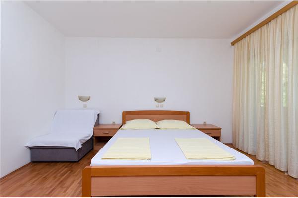 Apartment A3, for 5 persons