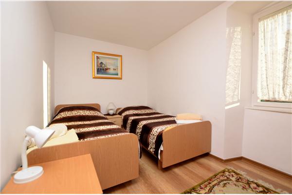 Apartment A1, for 6 persons