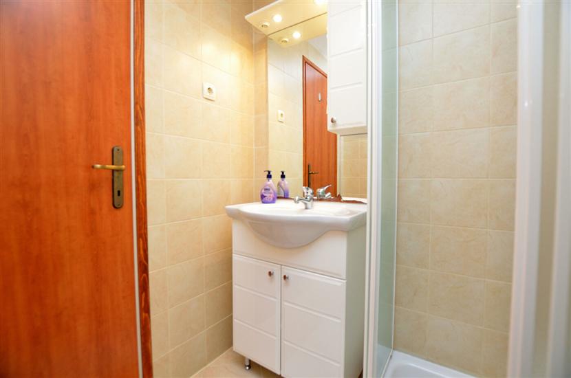 Apartment A1, for 6 persons