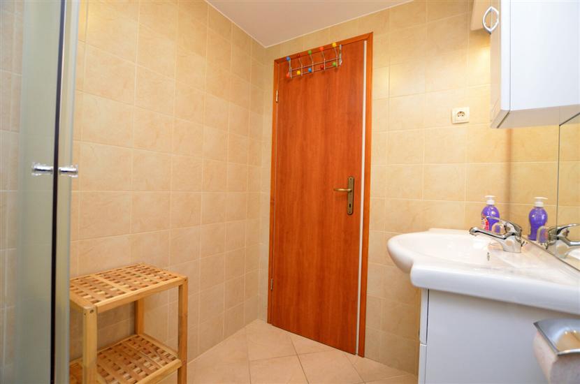 Apartment A1, for 6 persons