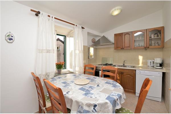Apartment A1, for 6 persons