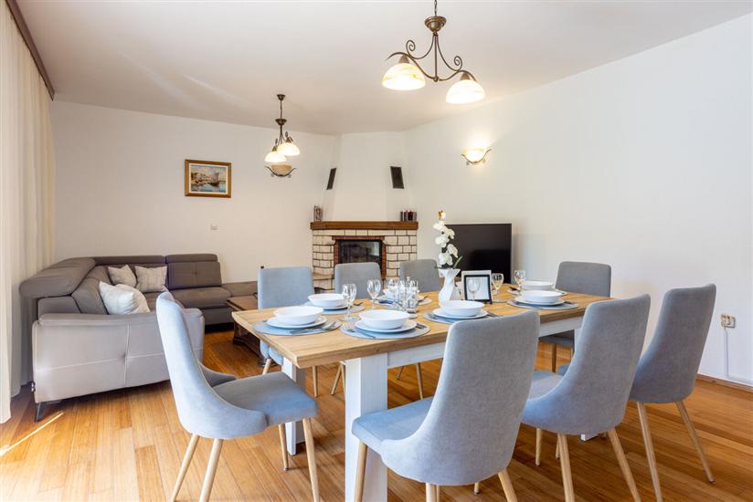 House K1, for 10 persons