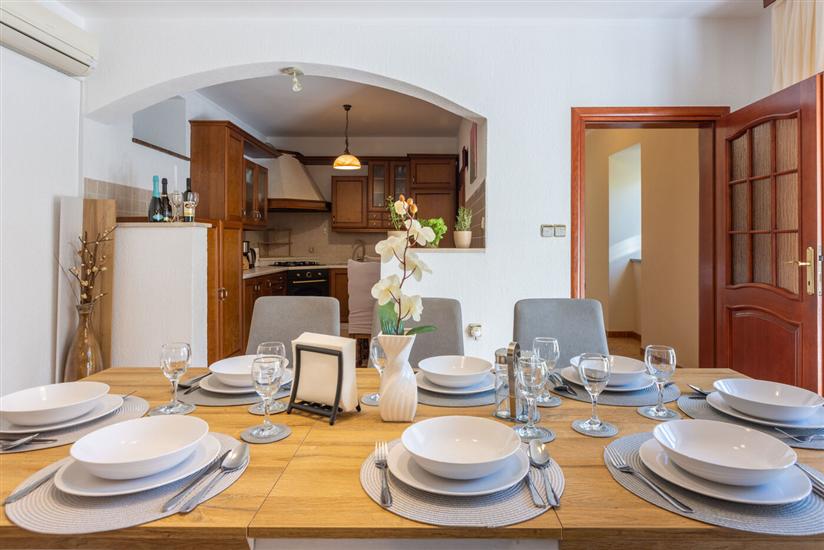 House K1, for 10 persons