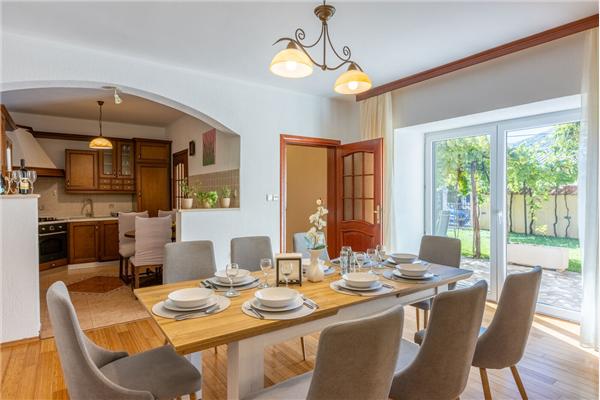 House K1, for 10 persons