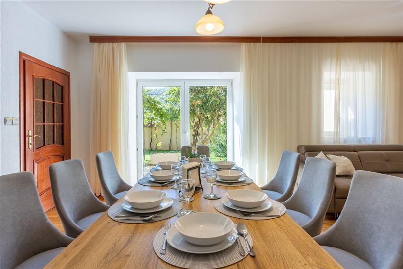 House K1, for 10 persons