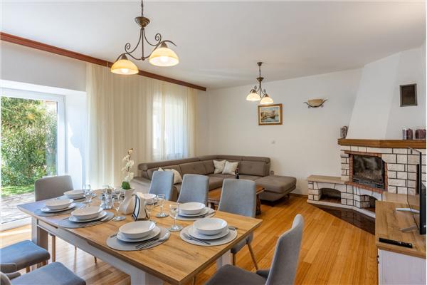 House K1, for 10 persons