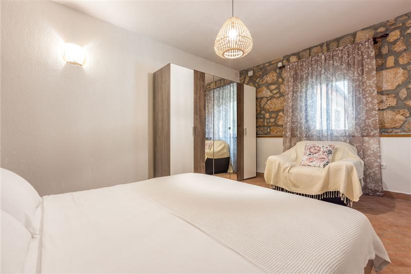 House K1, for 10 persons