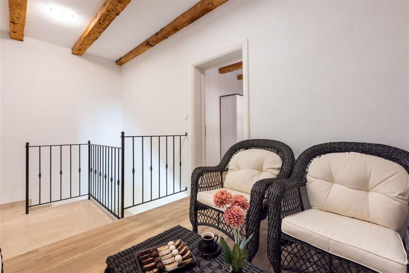 House K1, for 10 persons