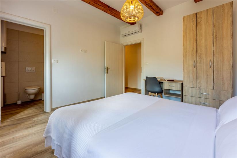 House K1, for 10 persons