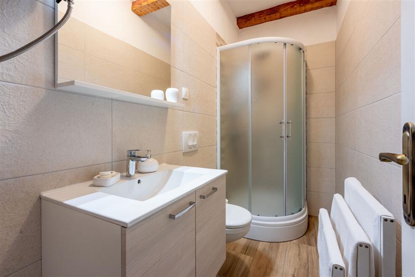 House K1, for 10 persons