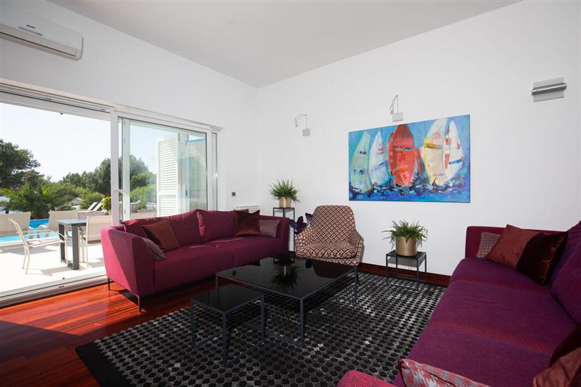 House K1, for 12 persons