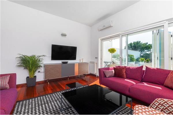 House K1, for 12 persons