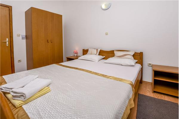 Apartment A2, for 6 persons