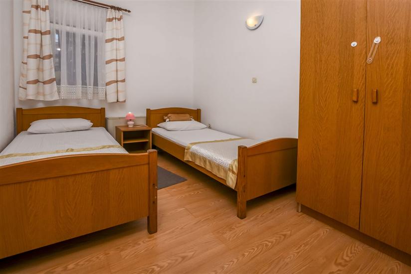 Apartment A2, for 6 persons