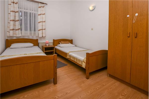 Apartment A2, for 6 persons