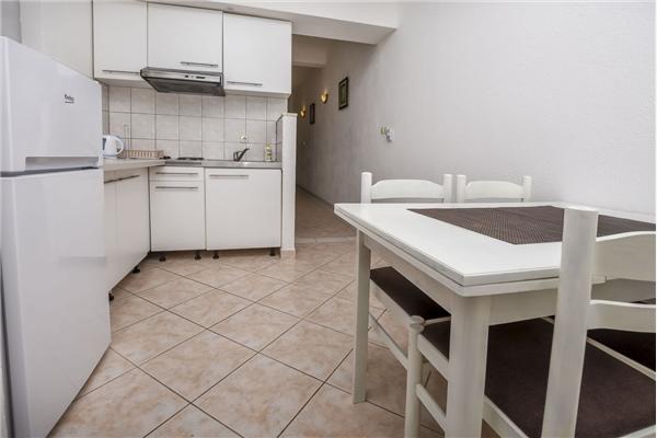 Apartment A2, for 6 persons