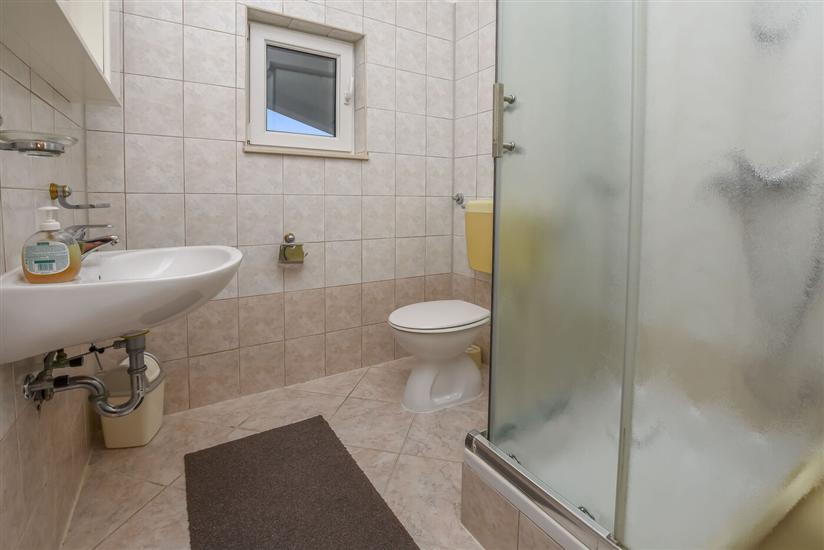 Apartment A7, for 5 persons