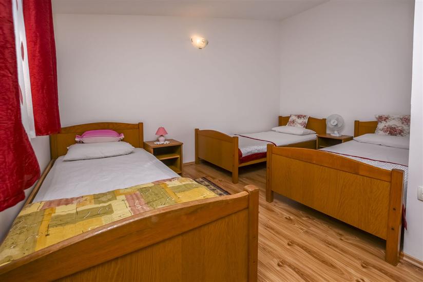 Apartment A7, for 5 persons