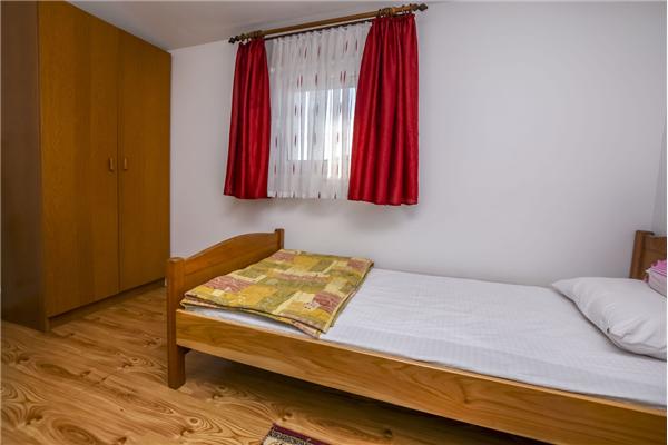 Apartment A7, for 5 persons