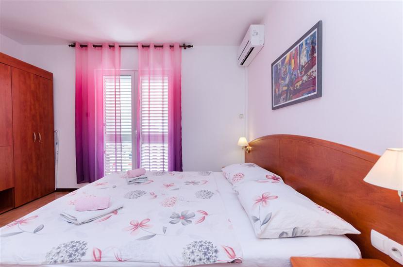 Room S2, for 2 persons