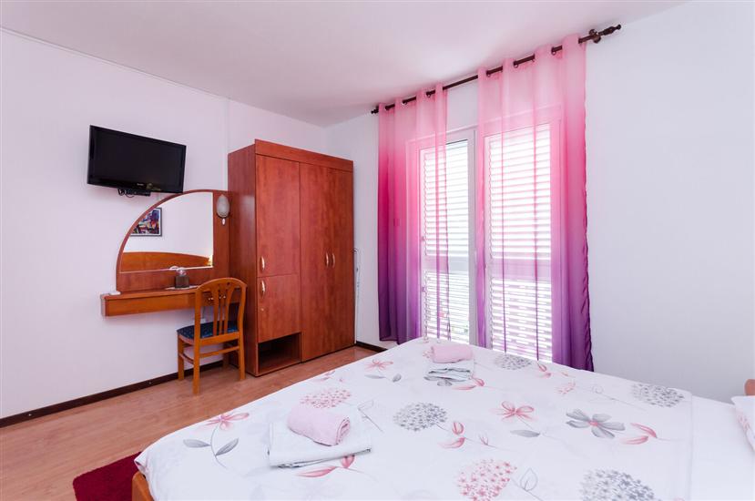 Room S2, for 2 persons