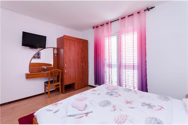 Room S2, for 2 persons