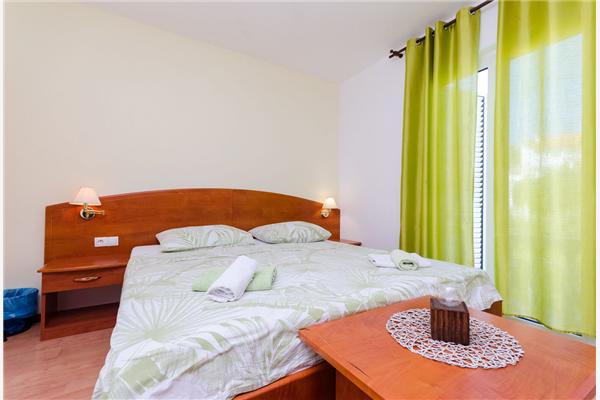 Room S6, for 2 persons