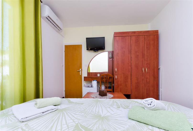 Room S6, for 2 persons