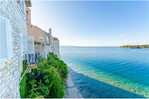 Room S1, for 2 persons