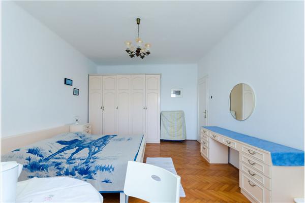 Room S1, for 2 persons