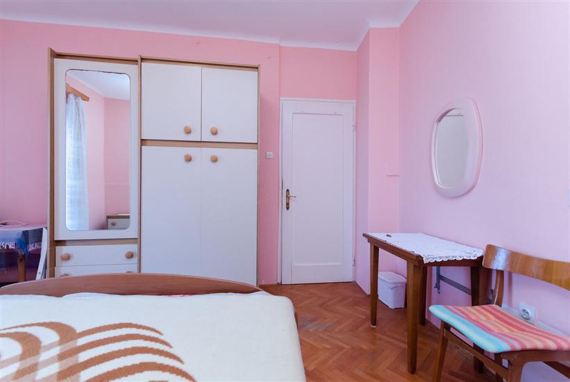 Room S2, for 2 persons
