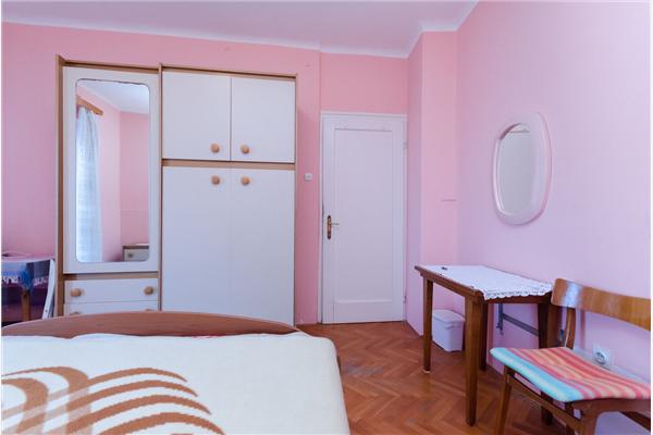 Room S2, for 2 persons