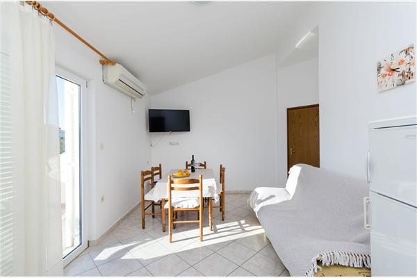 Apartment A1, for 5 persons