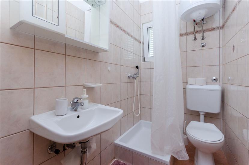 Apartment A1, for 5 persons