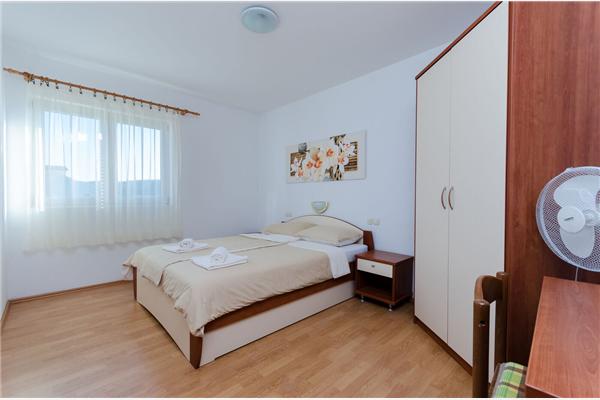 Apartment A1, for 5 persons