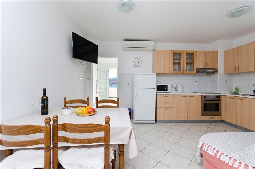 Apartment A2, for 5 persons
