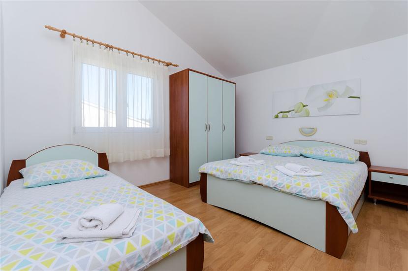 Apartment A2, for 5 persons