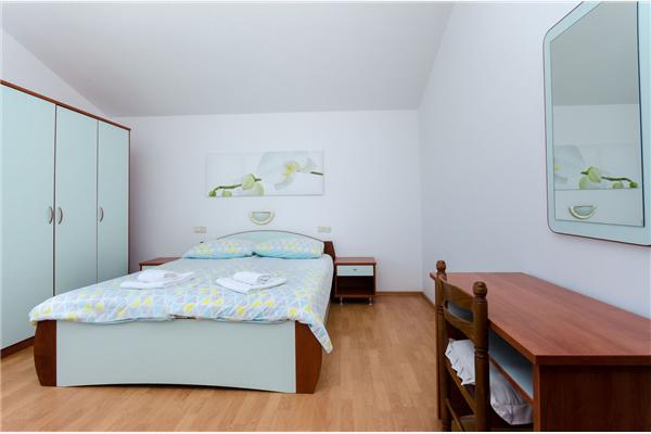 Apartment A2, for 5 persons